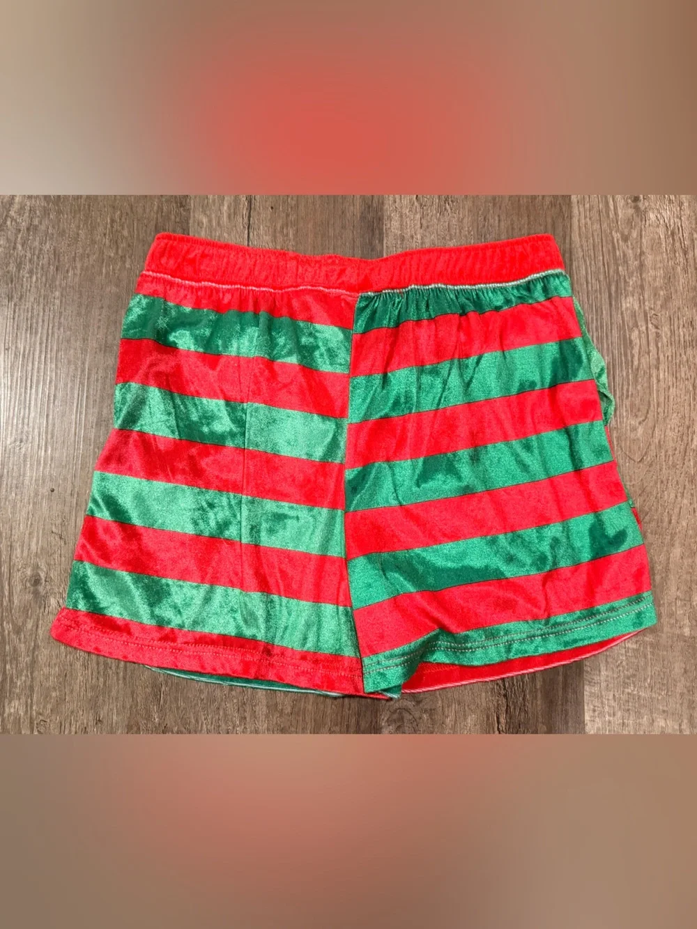 NWT Mad Engine Holiday Green & Red Mens  Stretch Shorts